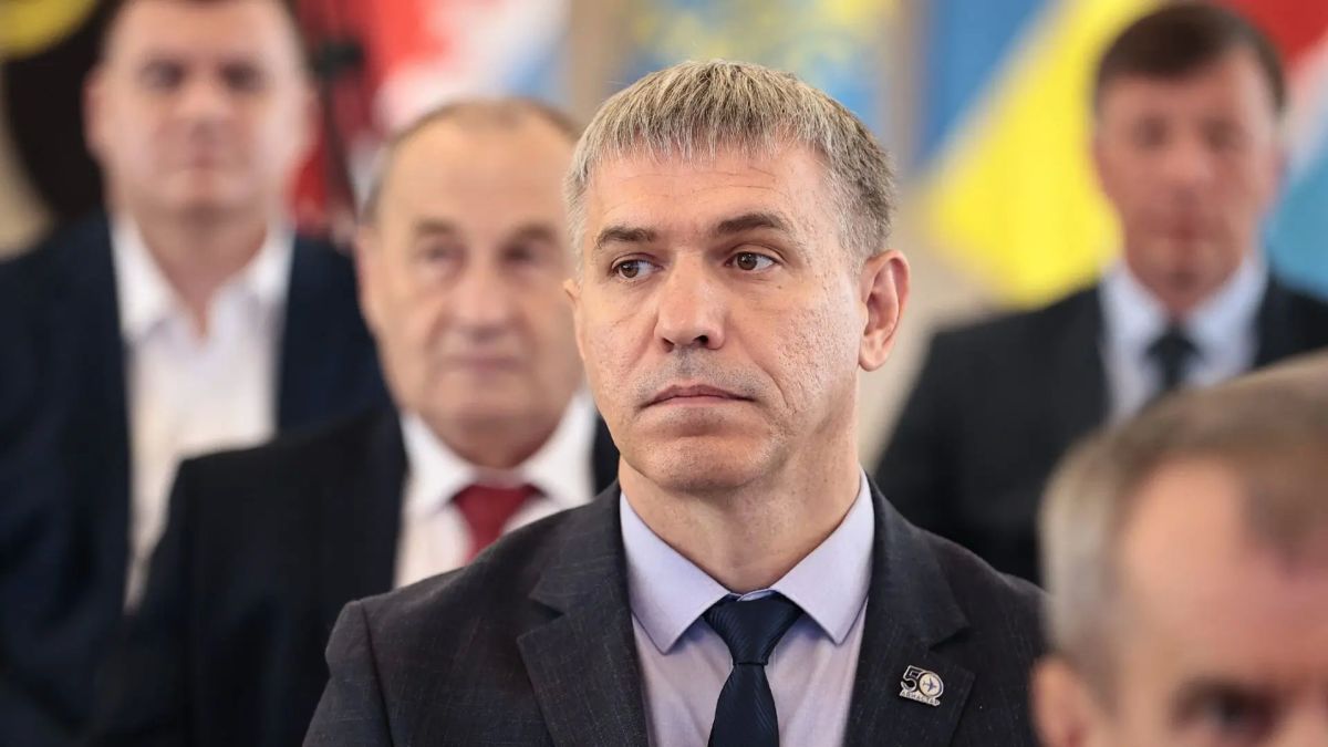 Алексей Русских вручил награды ульяновским авиастроителям в преддверии Дня воздушного флота Алексей Русских вручил награды ульяновским авиастроителям в преддверии Дня воздушного флота