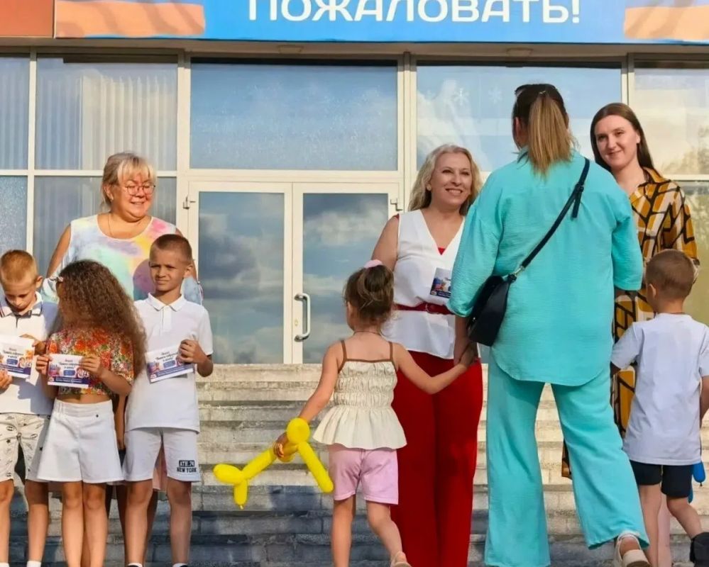 Парламентарии Ульяновской Городской Думы продолжают участвовать в акции «Помоги собраться в школу» Парламентарии Ульяновской Городской Думы продолжают участвовать в акции «Помоги собраться в школу»