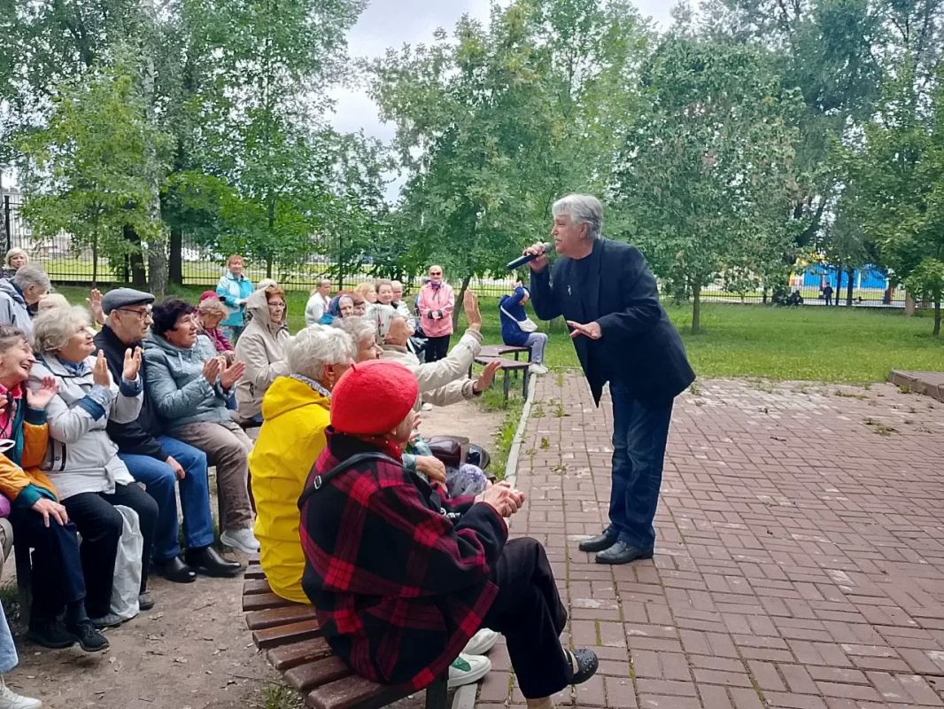 В Сквере 100-летия УПЗ прошёл праздник «Наступает Спас!» В Сквере 100-летия УПЗ прошёл праздник «Наступает Спас!»