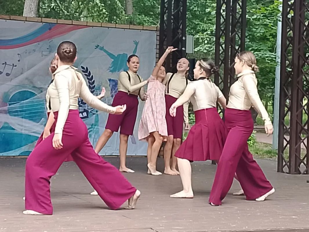 В Сквере 100-летия УПЗ прошёл праздник «Наступает Спас!» В Сквере 100-летия УПЗ прошёл праздник «Наступает Спас!»