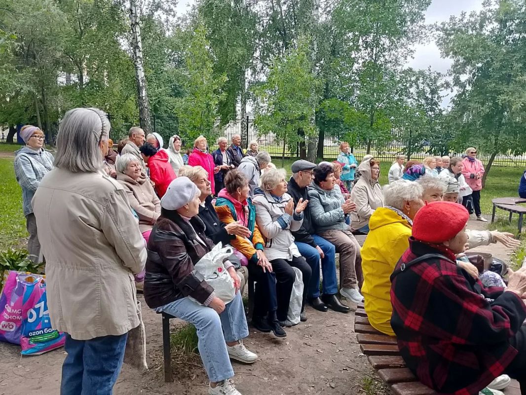 В Сквере 100-летия УПЗ прошёл праздник «Наступает Спас!» В Сквере 100-летия УПЗ прошёл праздник «Наступает Спас!»