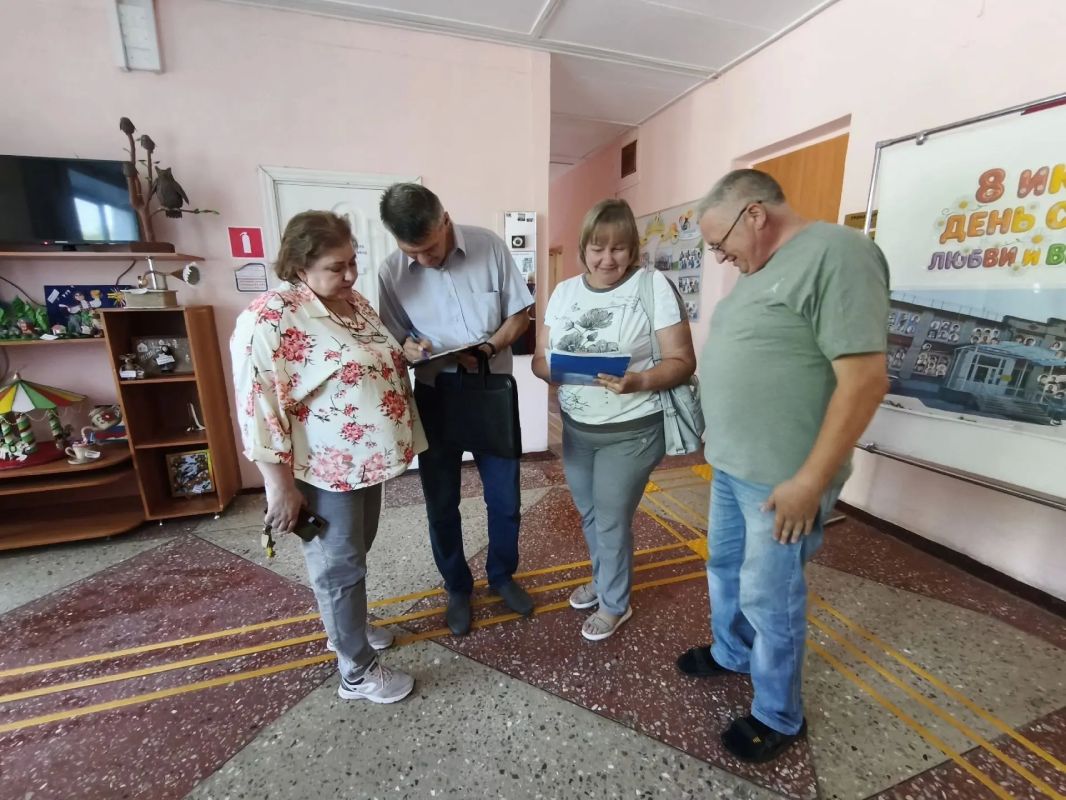 В рамках подготовки к сентябрьским выборам территориальные избиркомы совместно с органами местного самоуправления проводят проверку избирательных участков и осмотр предоставляемых помещений для работы участковых комиссий В рамках подготовки к сентябрьским выборам территориальные избиркомы совместно с органами местного самоуправления проводят проверку избирательных участков и осмотр предоставляемых помещений для работы участковых комиссий