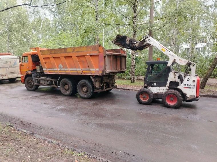 Днём 17 августа на улицах Ульяновска работало 80 единиц спецтехники Днём 17 августа на улицах Ульяновска работало 80 единиц спецтехники