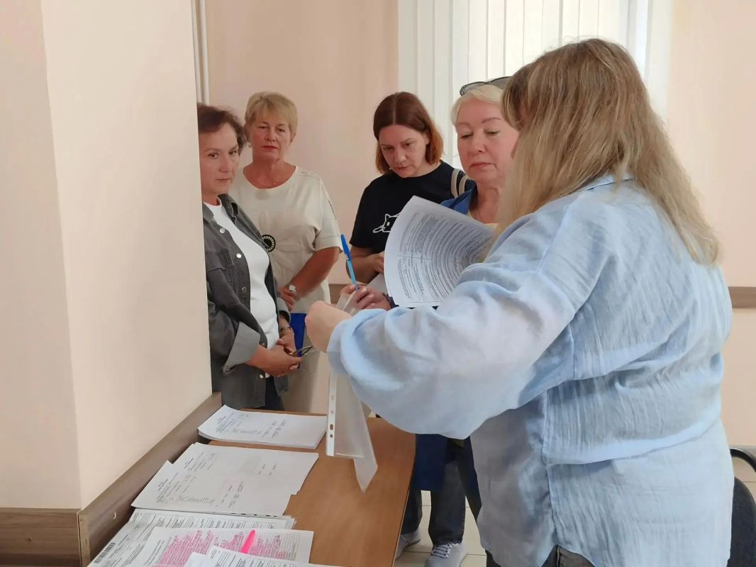 В школы Ульяновской области поступит более 19 тысяч новых учебников по обществознанию В школы Ульяновской области поступит более 19 тысяч новых учебников по обществознанию