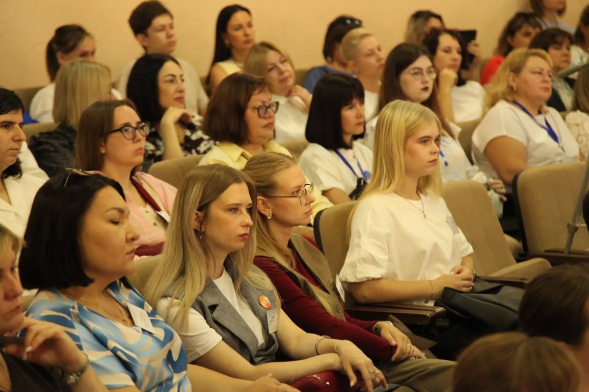 Во Дворце творчества детей и молодёжи прошёл Региональный семинар-практикум по проектированию рабочих программ воспитания и календарных планов воспитательной работы на 2026/2027 учебный год Во Дворце творчества детей и молодёжи прошёл Региональный семинар-практикум по проектированию рабочих программ воспитания и календарных планов воспитательной работы на 2026/2027 учебный год
