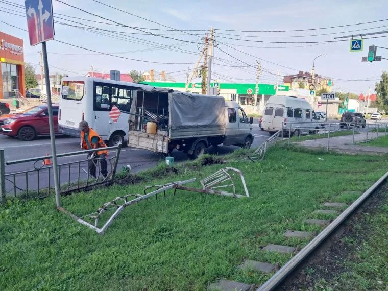 19 августа во всех видах работ на дорогах Ульяновска было задействовано 115 единиц спецтехники 19 августа во всех видах работ на дорогах Ульяновска было задействовано 115 единиц спецтехники