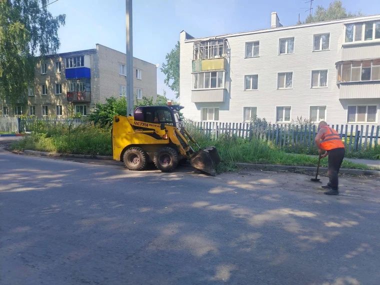 19 августа во всех видах работ на дорогах Ульяновска было задействовано 115 единиц спецтехники 19 августа во всех видах работ на дорогах Ульяновска было задействовано 115 единиц спецтехники
