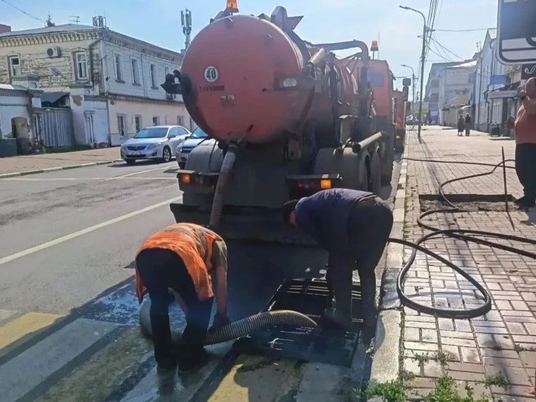 19 августа во всех видах работ на дорогах Ульяновска было задействовано 115 единиц спецтехники 19 августа во всех видах работ на дорогах Ульяновска было задействовано 115 единиц спецтехники