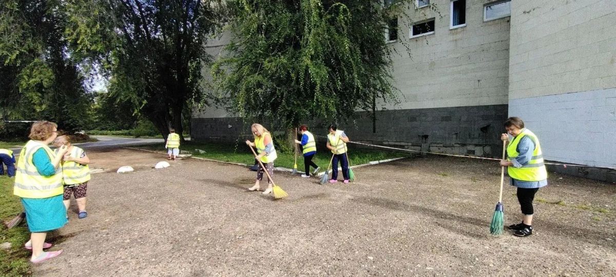 В Заволжском районе сегодня проходит санитарная пятница — общегородская инициатива главы Ульяновска Александра Болдакина В Заволжском районе сегодня проходит санитарная пятница — общегородская инициатива главы Ульяновска Александра Болдакина