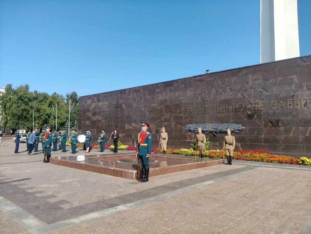 В Ульяновске почтили память Героев Курской битвы В Ульяновске почтили память Героев Курской битвы