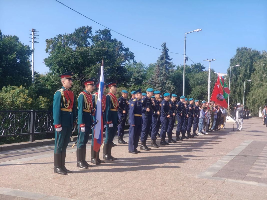 В Ульяновске почтили память Героев Курской битвы В Ульяновске почтили память Героев Курской битвы