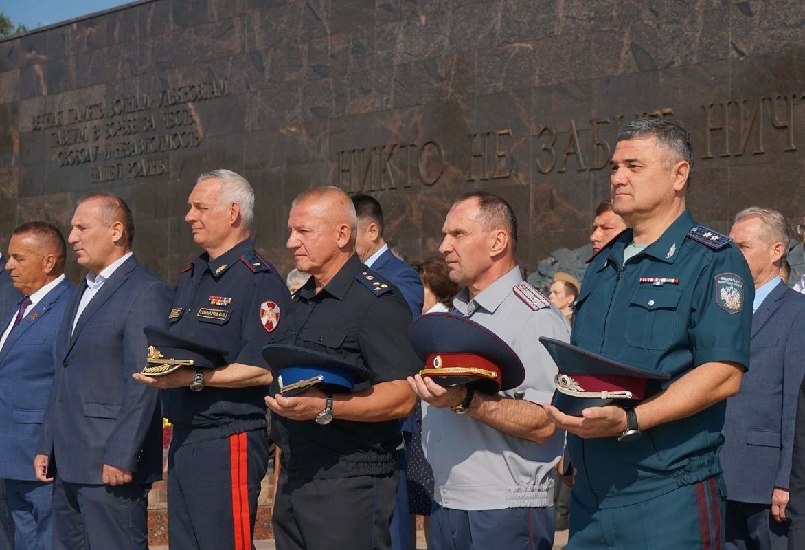 Память о подвиге героев Курской битвы почтили росгвардейцы в Ульяновской области Память о подвиге героев Курской битвы почтили росгвардейцы в Ульяновской области