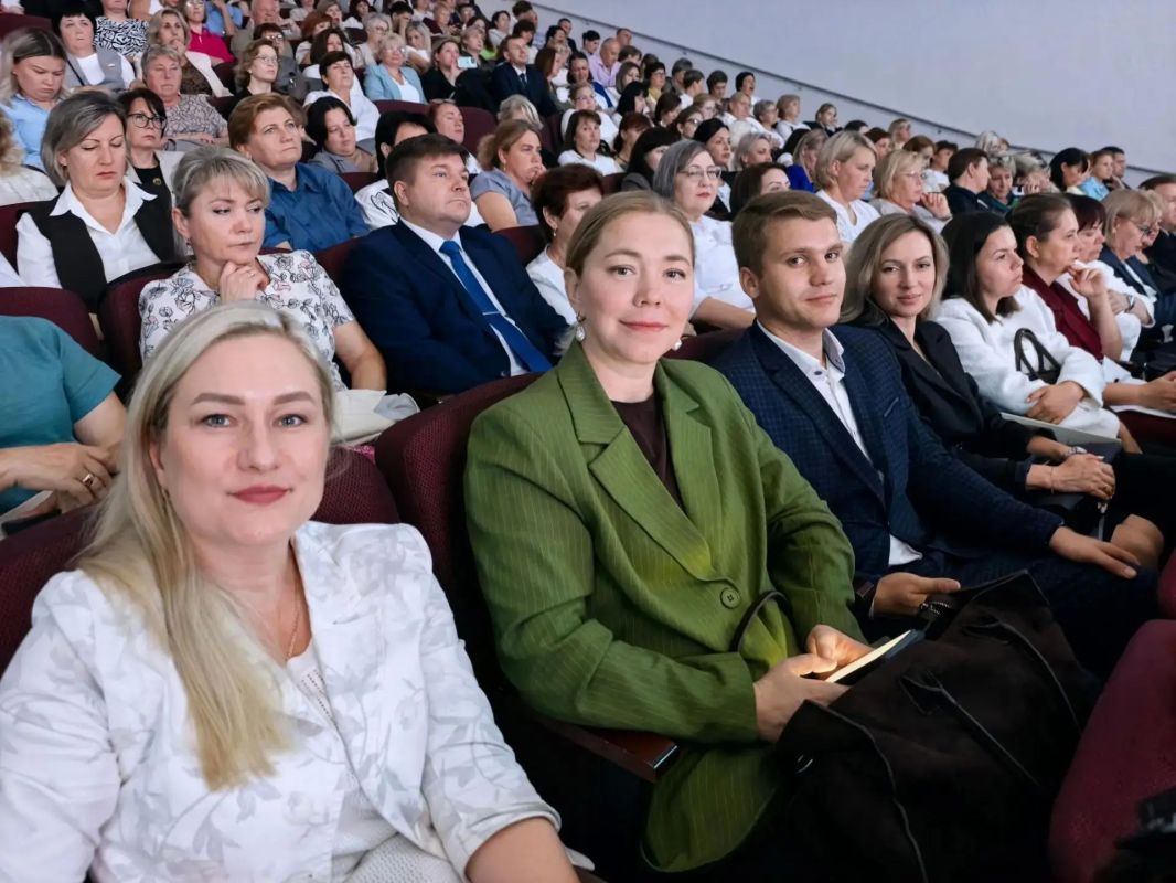 В преддверии нового учебного года на пленарном заседании регионального образовательного форума - 2026 подвели итоги и обсудили перспективы отрасли В преддверии нового учебного года на пленарном заседании регионального образовательного форума - 2026 подвели итоги и обсудили перспективы отрасли