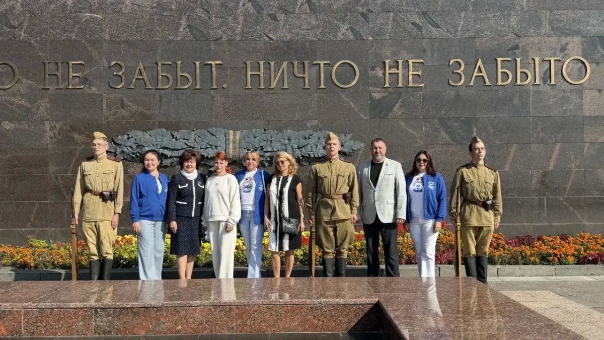 Вчера, на площади 30-летия Победы состоялось торжественное мероприятие, посвящённое Дню разгрома советскими войсками немецко-фашистских захватчиков в Курской битве Вчера, на площади 30-летия Победы состоялось торжественное мероприятие, посвящённое Дню разгрома советскими войсками немецко-фашистских захватчиков в Курской битве