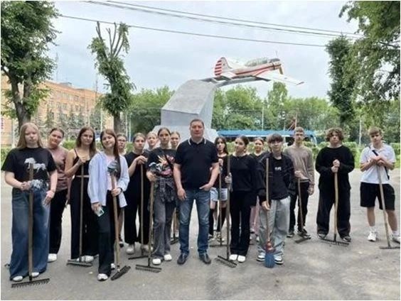 Летом больше двух тысяч ульяновских подростков были трудоустроены Летом больше двух тысяч ульяновских подростков были трудоустроены