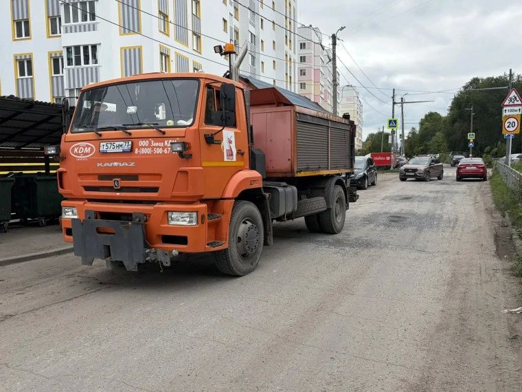 В Ульяновске улучшают переезды через трамвайные пути В Ульяновске улучшают переезды через трамвайные пути