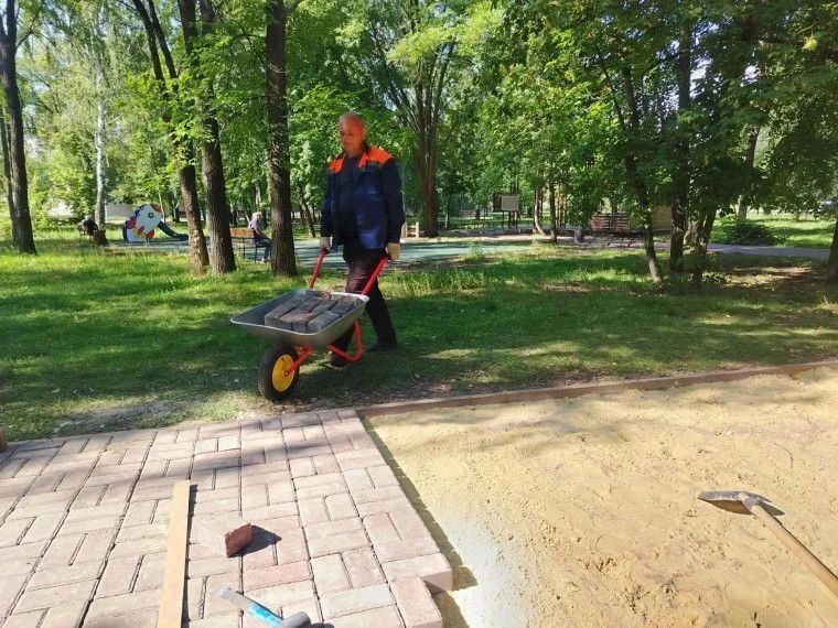 Ульяновские дорожники приводят в порядок подъезды к шести СНТ Ульяновские дорожники приводят в порядок подъезды к шести СНТ