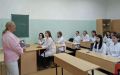 Главный врач центральной городской клинической больницы Ольга Свирид поздравила первокурсников Ульяновского фармацевтического колледжа с днём знаний