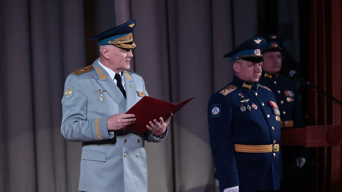 В Ульяновске открыли высшее военное авиационное училище лётчиков В Ульяновске открыли высшее военное авиационное училище лётчиков