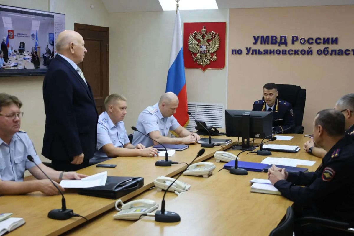 Начальник УМВД поздравил с 80-летним юбилеем председателя региональной ветеранской организации Начальник УМВД поздравил с 80-летним юбилеем председателя региональной ветеранской организации