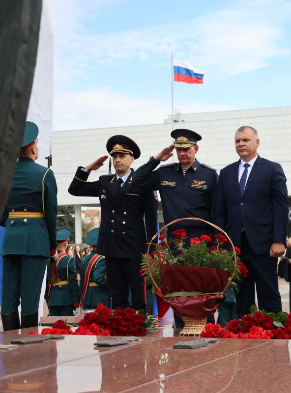 Ульяновские полицейские приняли участие в мероприятии, посвященном Дню солидарности в борьбе с терроризмом Ульяновские полицейские приняли участие в мероприятии, посвященном Дню солидарности в борьбе с терроризмом