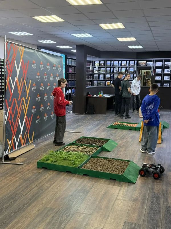 Более 250 школьников из 22 субъектов страны стали участниками Всероссийского чемпионата по беспилотным технологиям «Соколиная охота» Более 250 школьников из 22 субъектов страны стали участниками Всероссийского чемпионата по беспилотным технологиям «Соколиная охота»