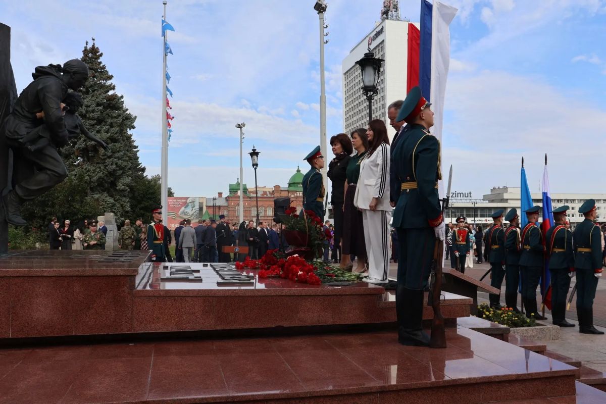 В Ульяновске почтили память жертв бесланской трагедии и героев борьбы с терроризмом В Ульяновске почтили память жертв бесланской трагедии и героев борьбы с терроризмом