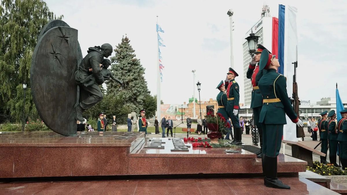 Алексей Русских: 22 года с момента трагедии в Бесланской школе №1. 334 жертвы, большинство из них — дети Алексей Русских: 22 года с момента трагедии в Бесланской школе №1. 334 жертвы, большинство из них — дети