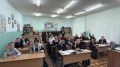 Безопасная школьная пора. Сотрудники Госавтоинспекции совместно с представителями Дирекции безопасности дорожного движения и специалистами мобильного комплекса «Лаборатория безопасности» ежедневно проводят беседы с детьми...