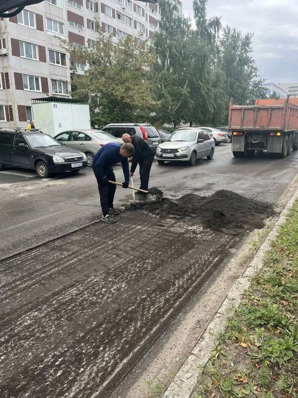 4 сентября во всех видах работ на дорогах Ульяновска было задействовано около ста единиц спецтехники 4 сентября во всех видах работ на дорогах Ульяновска было задействовано около ста единиц спецтехники