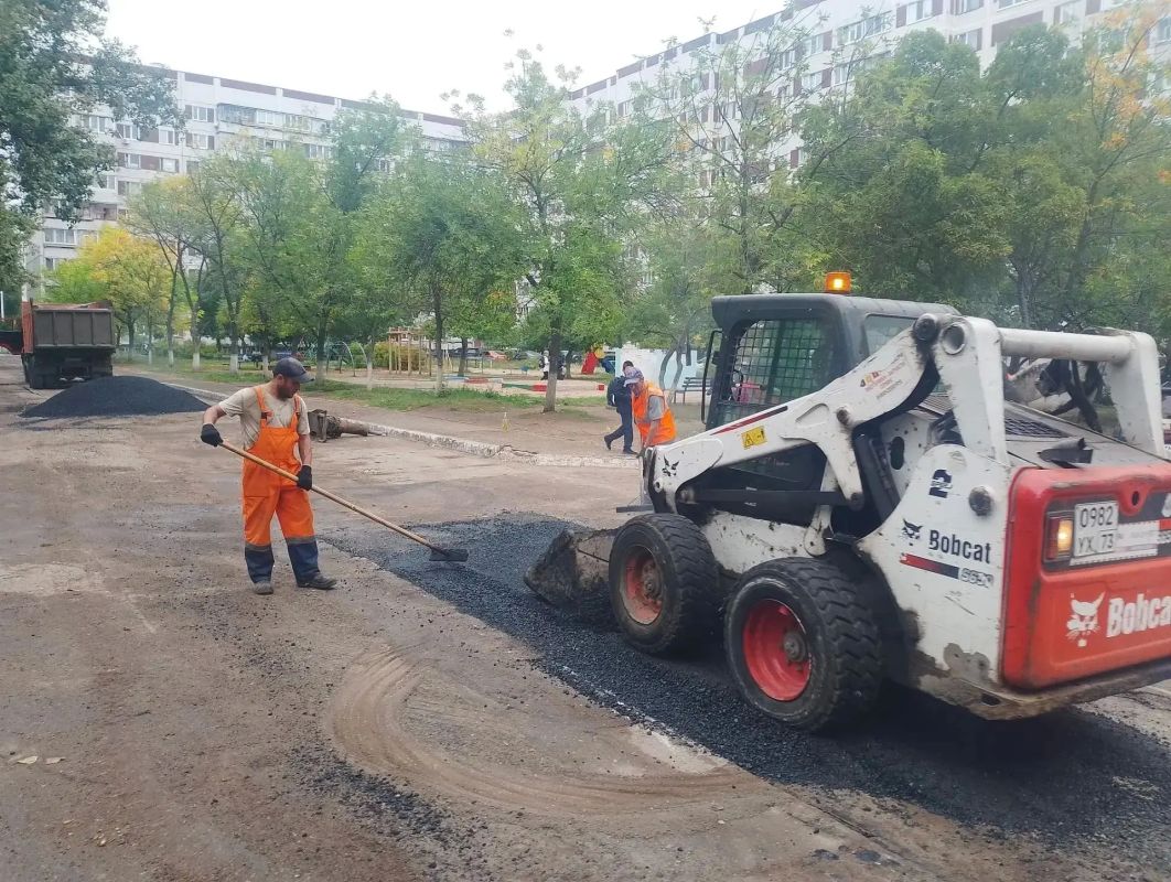 4 сентября во всех видах работ на дорогах Ульяновска было задействовано около ста единиц спецтехники 4 сентября во всех видах работ на дорогах Ульяновска было задействовано около ста единиц спецтехники