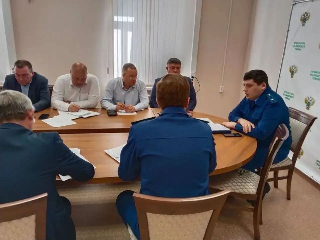 Под председательством прокурора Ульяновского района Грицая А.В. состоялось заседание межведомственной рабочей группы по вопросам противодействия нарушениям закона в сфере жилищно-коммунального комплекса Под председательством прокурора Ульяновского района Грицая А.В. состоялось заседание межведомственной рабочей группы по вопросам противодействия нарушениям закона в сфере жилищно-коммунального комплекса