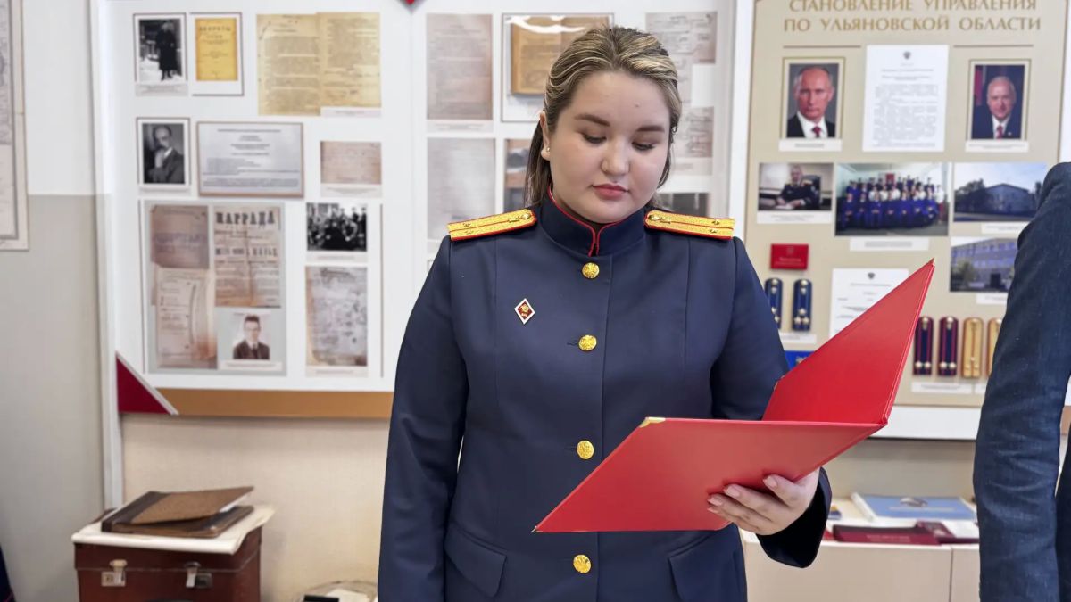 В Ульяновске вновь назначенные сотрудники СК России приняли Присягу в торжественной обстановке В Ульяновске вновь назначенные сотрудники СК России приняли Присягу в торжественной обстановке