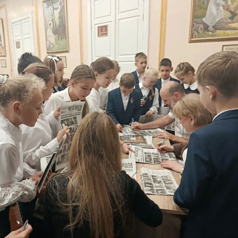 «Книжный поезд» с известными писателями прибыл в Ульяновскую область «Книжный поезд» с известными писателями прибыл в Ульяновскую область