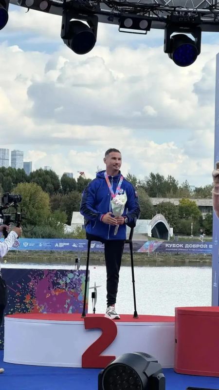 Ульяновец завоевал две медали на международных соревнованиях по гребле на байдарках и каноэ Ульяновец завоевал две медали на международных соревнованиях по гребле на байдарках и каноэ
