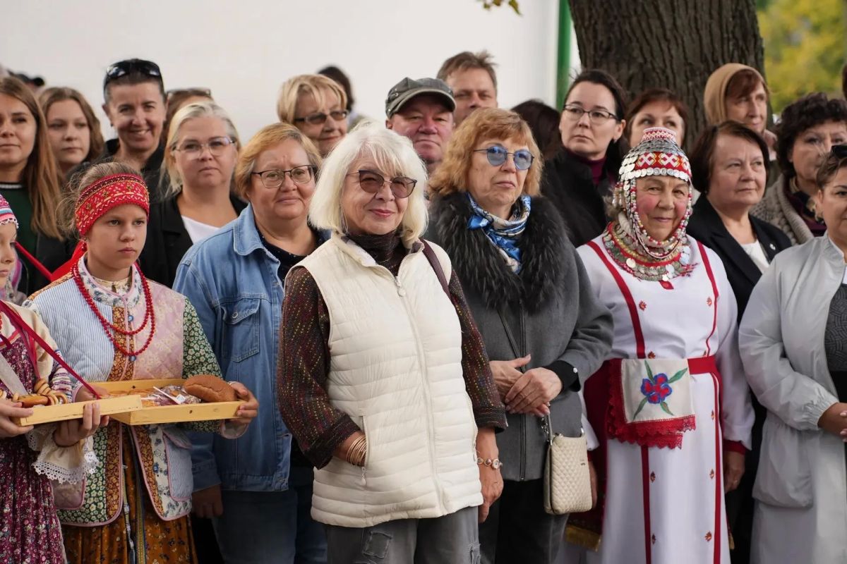 Еще немного кадров с открытия художественно- скульптурной композиции «Пушкин в Симбирске, 1833 год» Еще немного кадров с открытия художественно- скульптурной композиции «Пушкин в Симбирске, 1833 год»