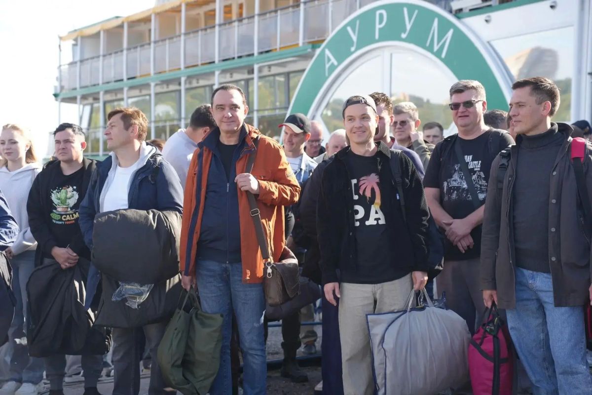 Академический ансамбль песни и пляски войск национальной гвардии прибыл в Ульяновск на теплоходе Академический ансамбль песни и пляски войск национальной гвардии прибыл в Ульяновск на теплоходе