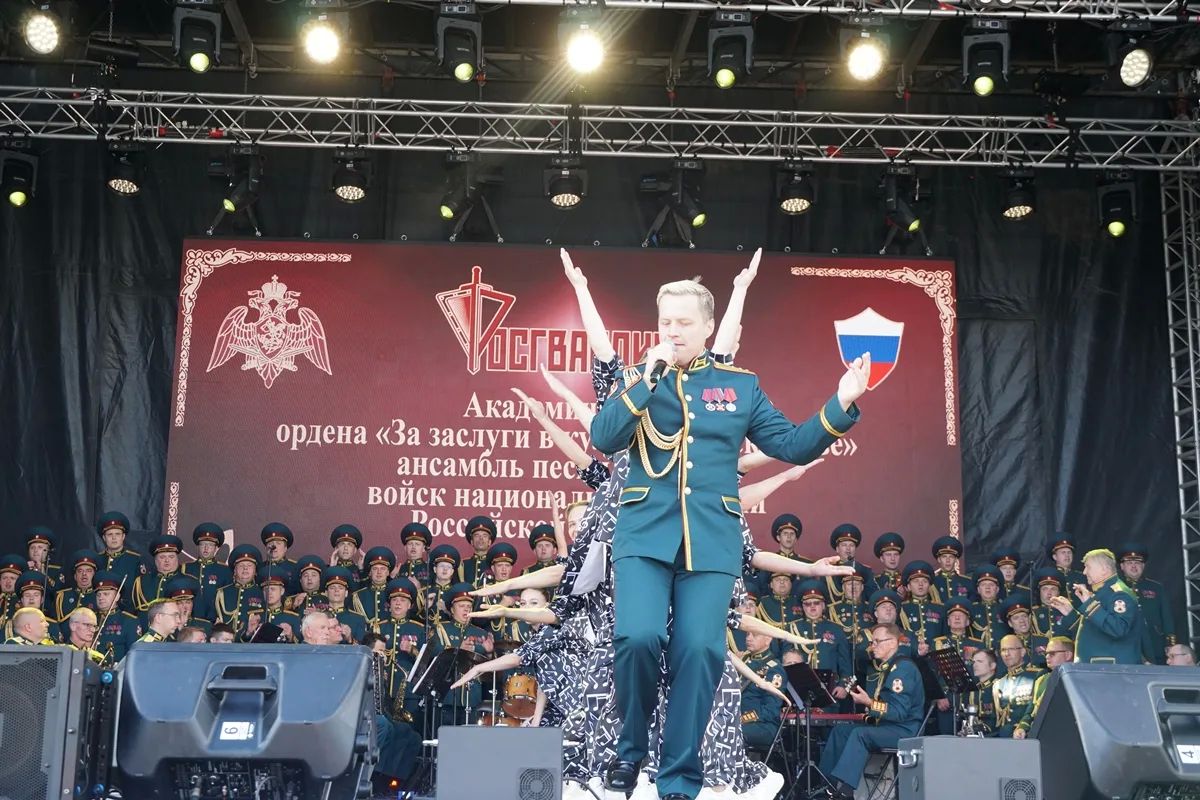Академический ансамбль песни и пляски Росгвардии выступил в Ульяновске Академический ансамбль песни и пляски Росгвардии выступил в Ульяновске