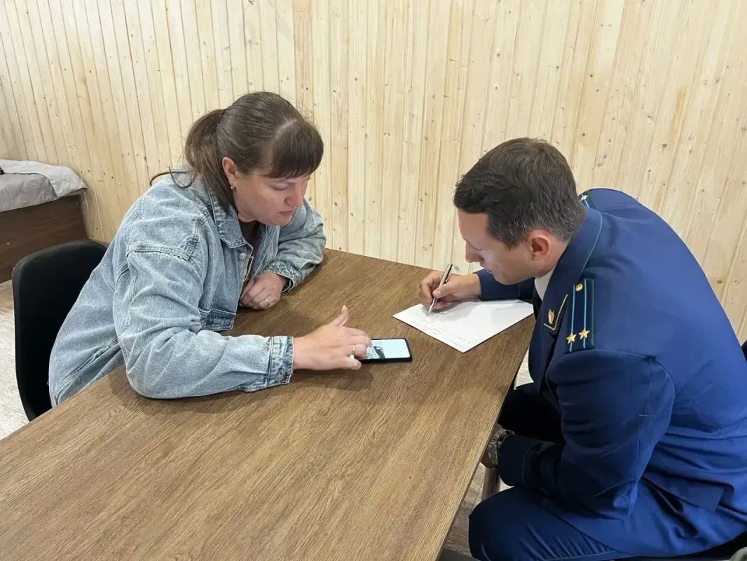 Прокурор Чердаклинского района Бакшев А.А. совместно с руководителем Ульяновской областной организации Общероссийской общественной организации инвалидов «Всероссийское Ордена Трудового Красного Знамени общество слепых»... Прокурор Чердаклинского района Бакшев А.А. совместно с руководителем Ульяновской областной организации Общероссийской общественной организации инвалидов «Всероссийское Ордена Трудового Красного Знамени общество слепых»...