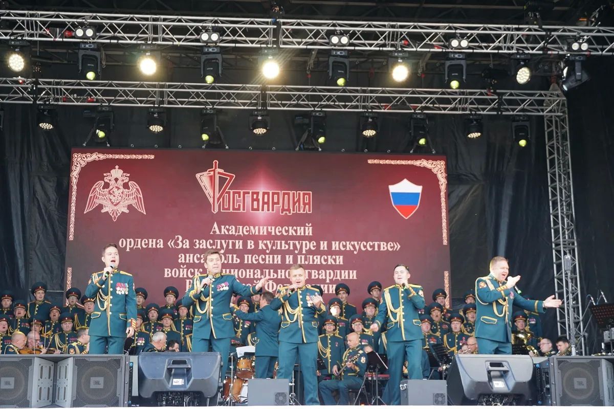 Академический ансамбль песни и пляски Росгвардии выступил в Ульяновске Академический ансамбль песни и пляски Росгвардии выступил в Ульяновске