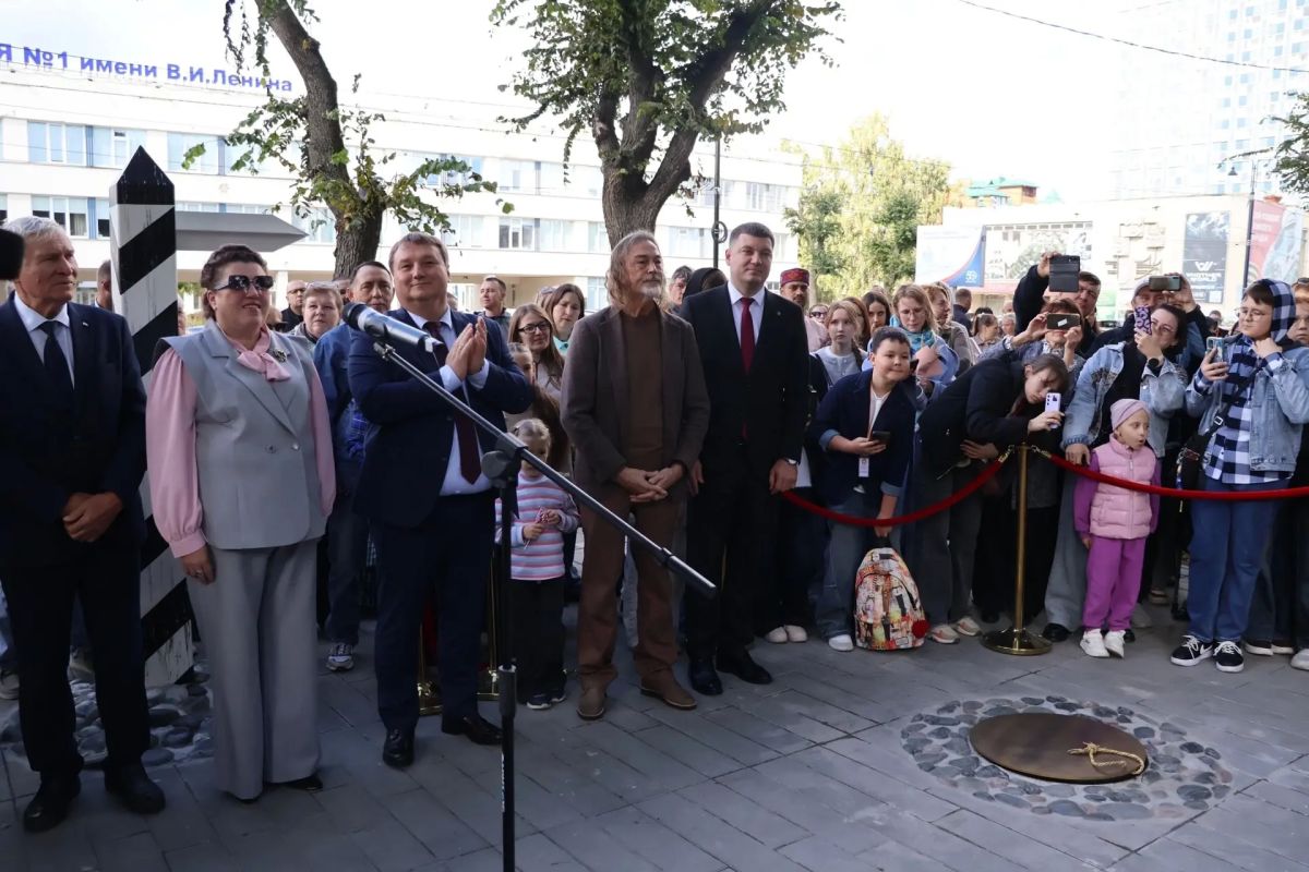 В День города отметили наградами достойных ульяновцев В День города отметили наградами достойных ульяновцев