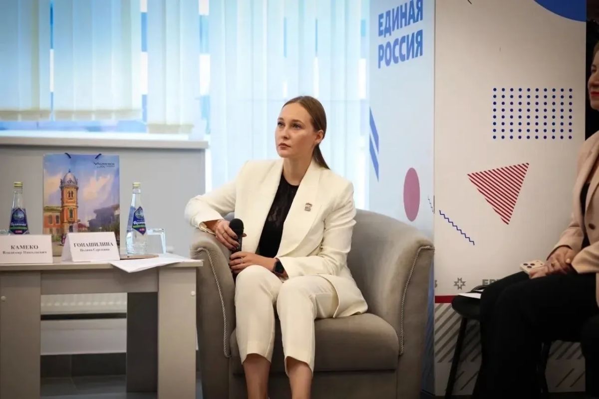 В Ульяновске прошла встреча регионального женского сообщества с Героем России Владиславом Головиным В Ульяновске прошла встреча регионального женского сообщества с Героем России Владиславом Головиным