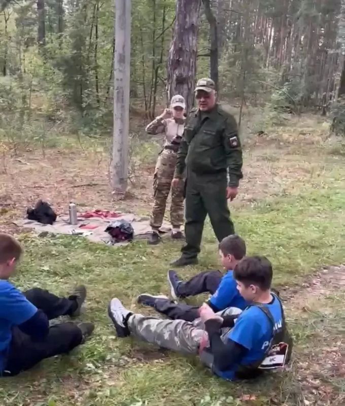Дети сотрудников регионального МЧС прошли маршрут «Доставлено лично» Дети сотрудников регионального МЧС прошли маршрут «Доставлено лично»
