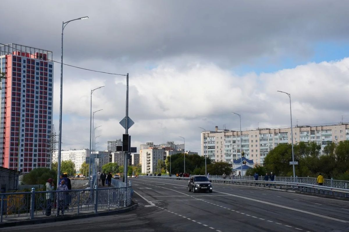 Фото с открытия движения по новому мосту в створе улиц Шевченко и Смычки Фото с открытия движения по новому мосту в створе улиц Шевченко и Смычки