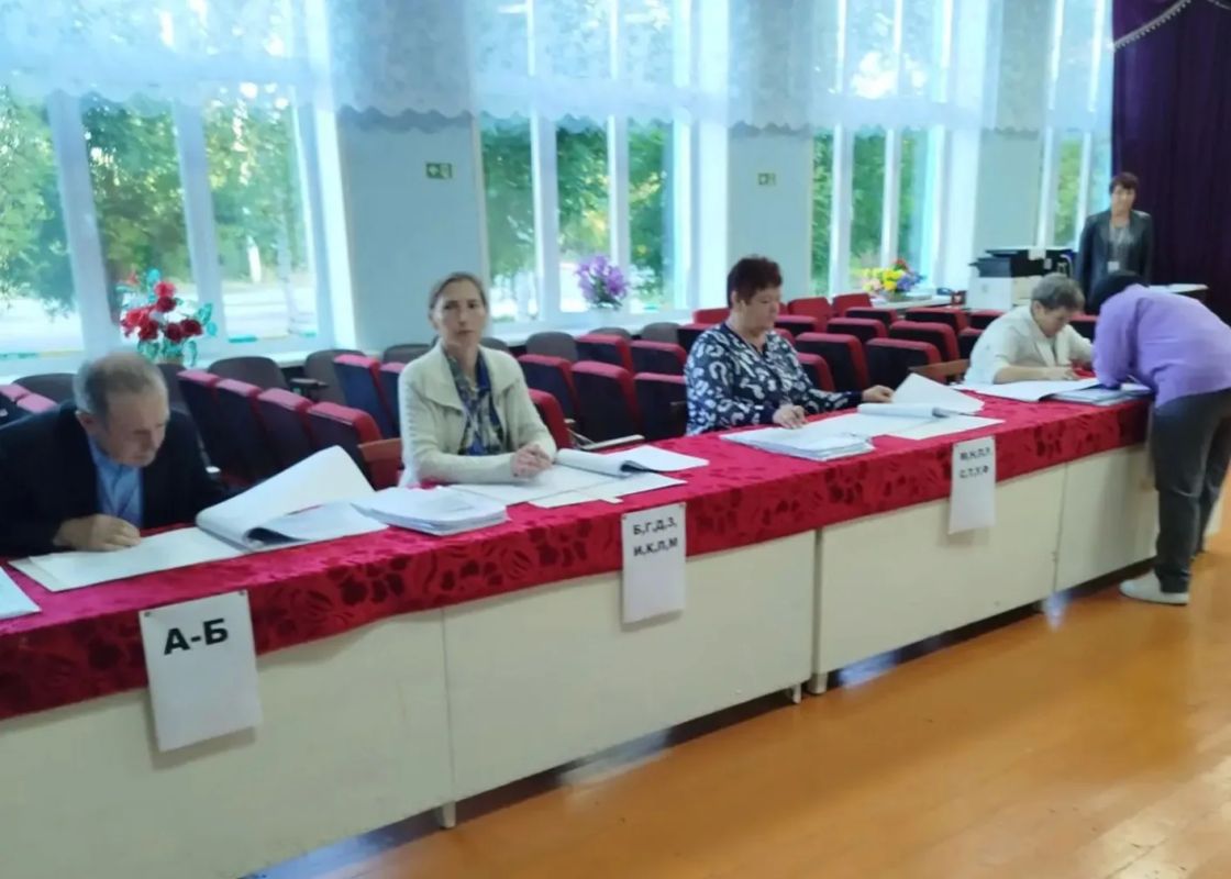 18 сентября 2026 года стартовало голосование на выборах депутатов Государственной Думы РФ девятого созыва, выборах Губернатора Ульяновской области, дополнительных выборах в Заксобрание и местных выборах в Николаевском... 18 сентября 2026 года стартовало голосование на выборах депутатов Государственной Думы РФ девятого созыва, выборах Губернатора Ульяновской области, дополнительных выборах в Заксобрание и местных выборах в Николаевском...