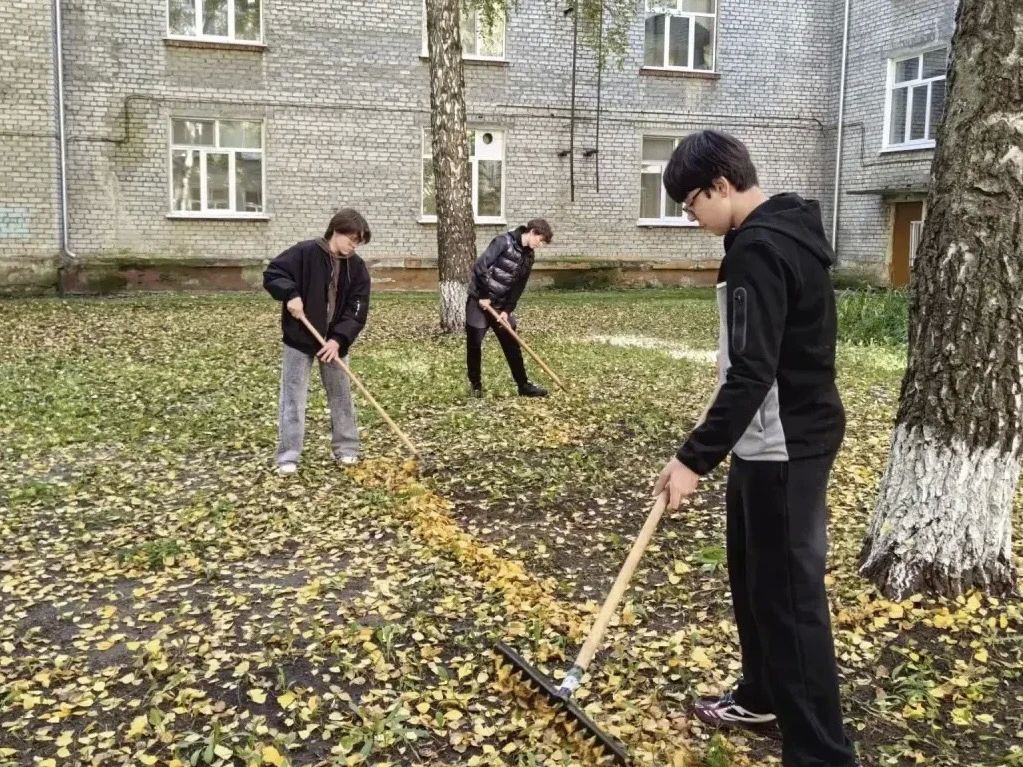 «Санитарная пятница» в Засвияжском районе: вместе делаем город чище! «Санитарная пятница» в Засвияжском районе: вместе делаем город чище!