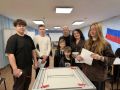 На избирательном участке Ульяновска проголосовала многодетная семья Шубиных