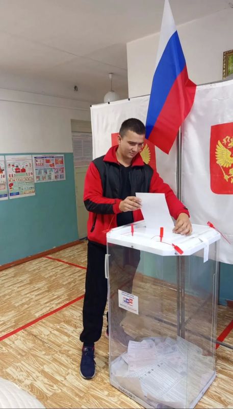 Молодёжь Ульяновской области выбирает будущее! Молодёжь Ульяновской области выбирает будущее!