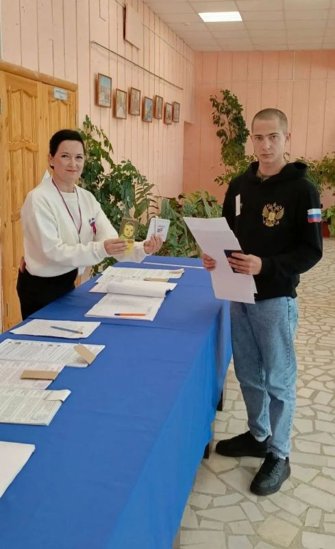 Молодёжь Ульяновской области выбирает будущее! Молодёжь Ульяновской области выбирает будущее!