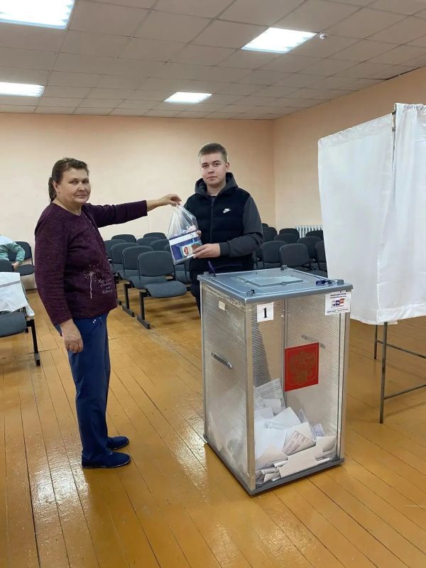 Молодёжь Ульяновской области выбирает будущее! Молодёжь Ульяновской области выбирает будущее!